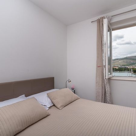 Apartments Maria Trogir Buitenkant foto