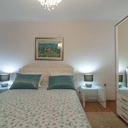 Apartments Maria Trogir Buitenkant foto