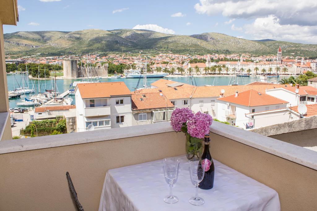 Apartments Maria Trogir Buitenkant foto