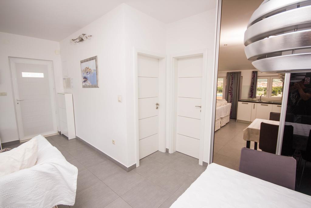 Apartments Maria Trogir Buitenkant foto