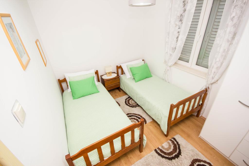 Apartments Maria Trogir Buitenkant foto