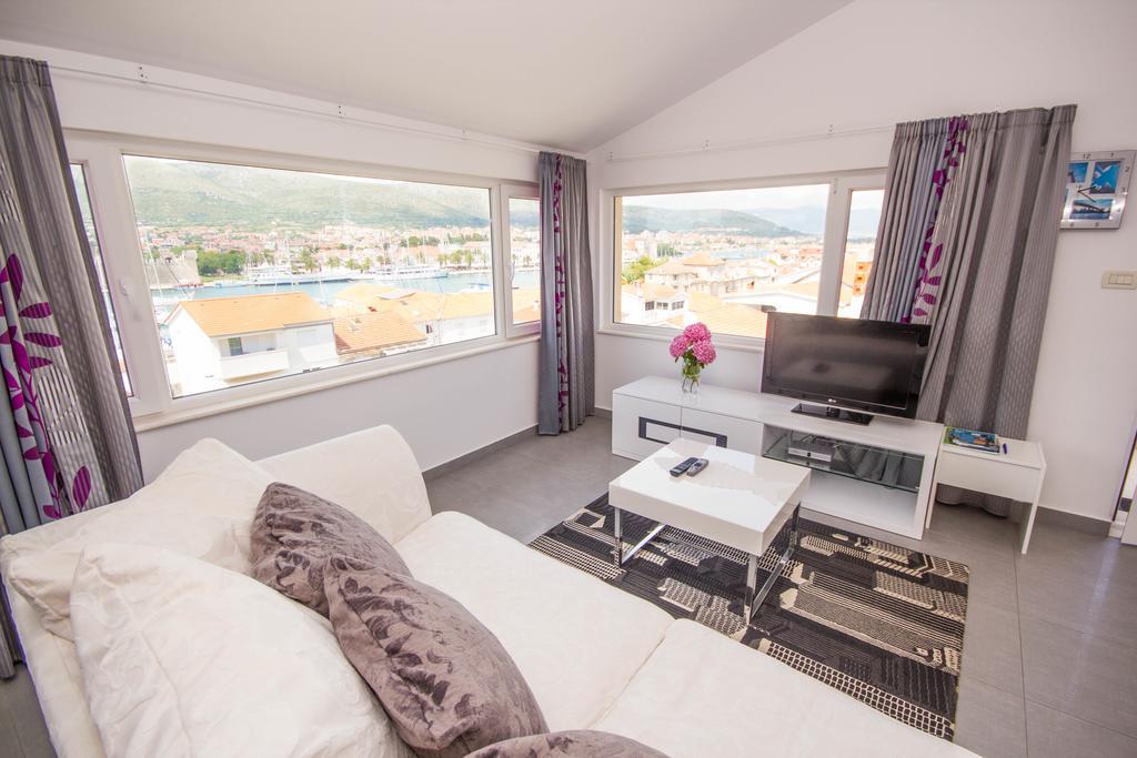 Apartments Maria Trogir Buitenkant foto