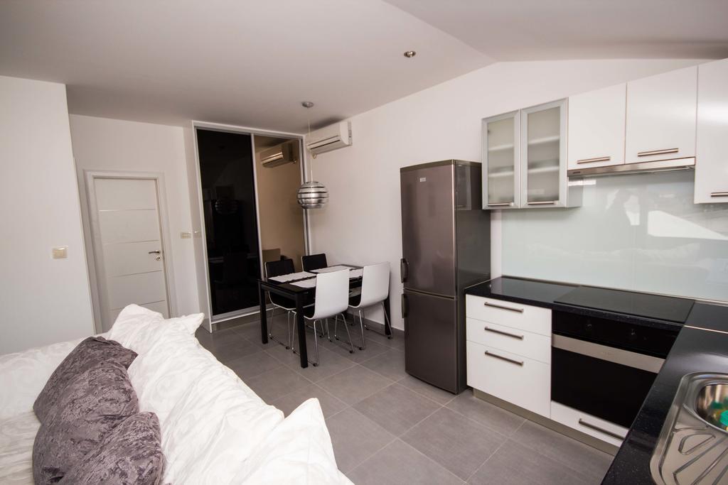 Apartments Maria Trogir Buitenkant foto
