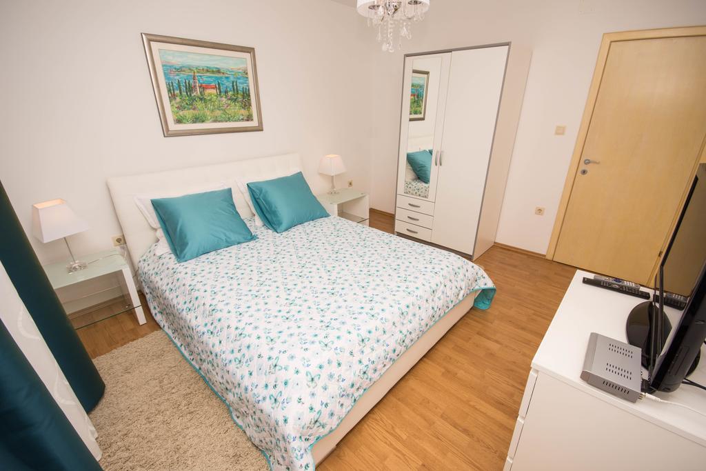 Apartments Maria Trogir Buitenkant foto