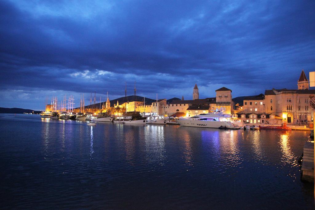 Apartments Maria Trogir Buitenkant foto