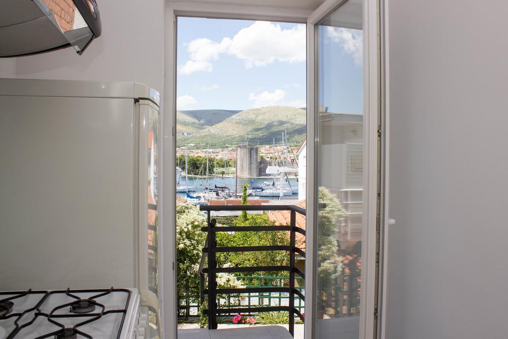 Apartments Maria Trogir Buitenkant foto