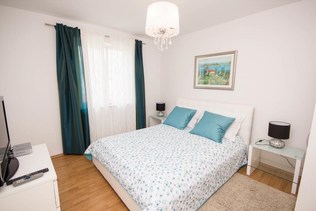 Apartments Maria Trogir Buitenkant foto