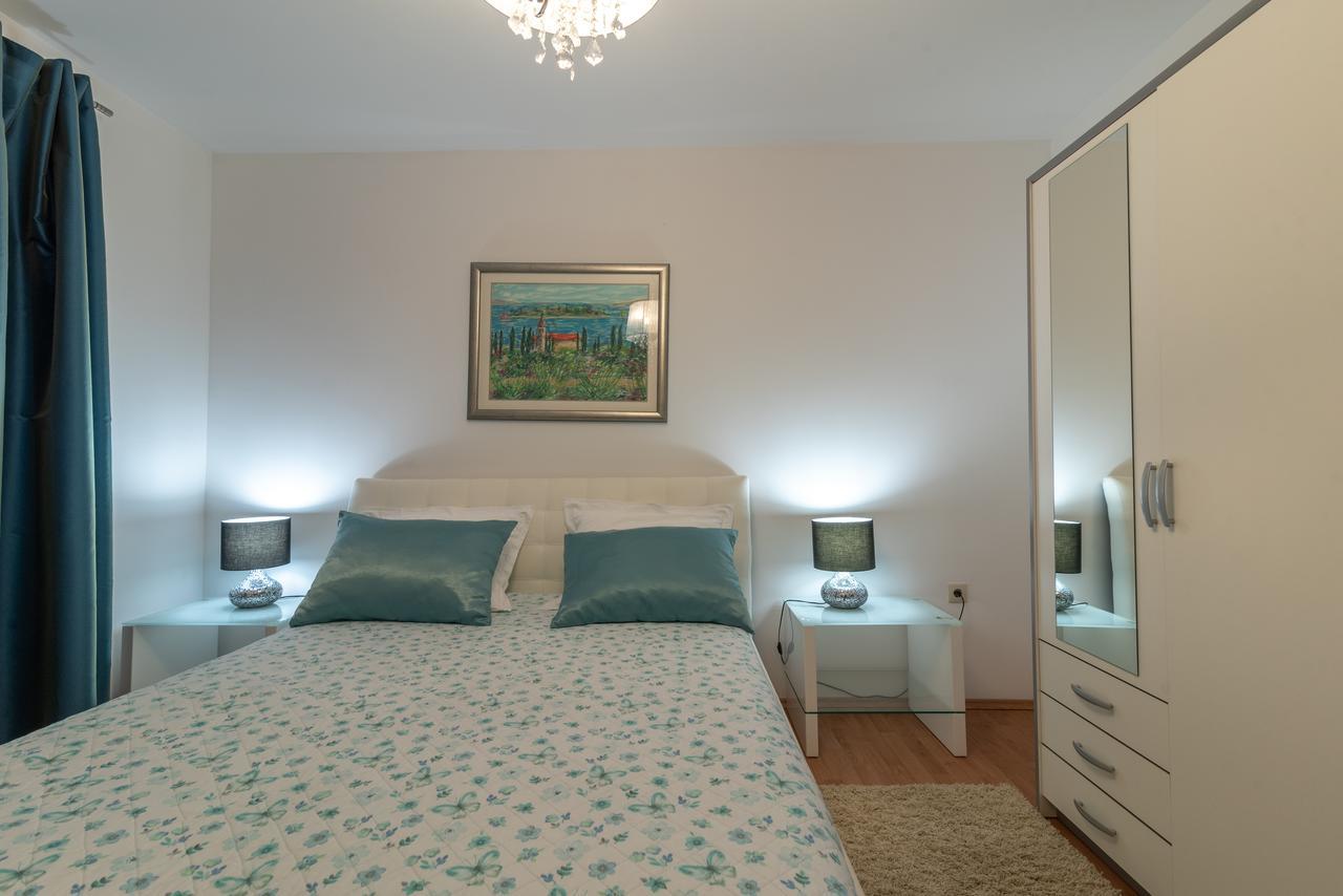 Apartments Maria Trogir Buitenkant foto