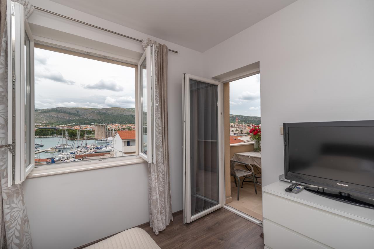 Apartments Maria Trogir Buitenkant foto